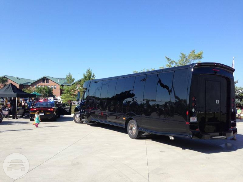 XT 15 Limo Bus
Party Limo Bus /
Louisville, KY

 / Hourly $0.00
