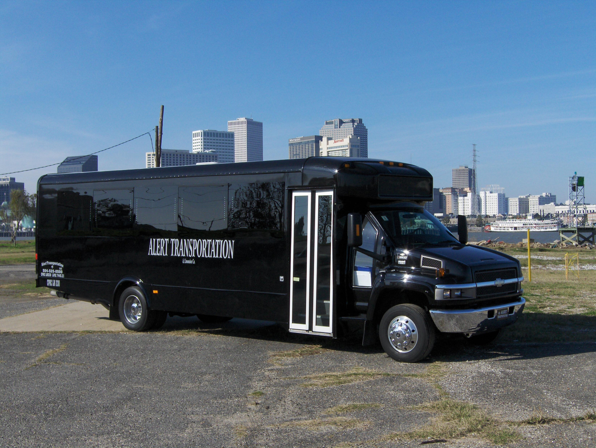 26 passenger limobus/Party bus
Party Limo Bus /
New Orleans, LA

 / Hourly $0.00

