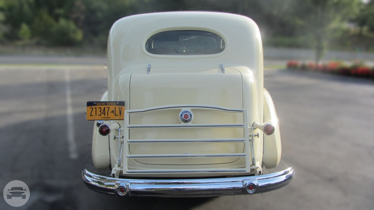 1937 Packard Super 8 Limousine
Sedan /
New York, NY

 / Hourly $0.00
