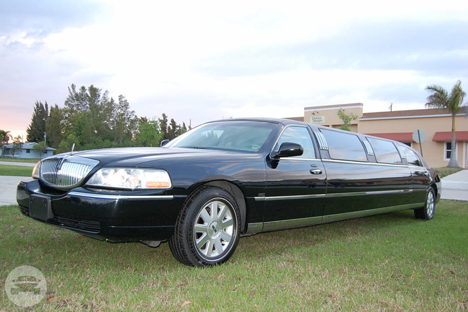 Lincoln Stretch Limo
Limo /
Miami, FL

 / Hourly $0.00
