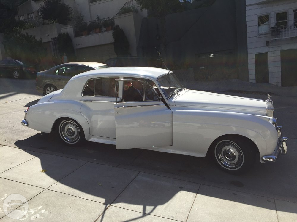 Silver-Cloud Rolls Royce (White & Black)
Sedan /
Brentwood, CA 94513

 / Hourly $0.00

