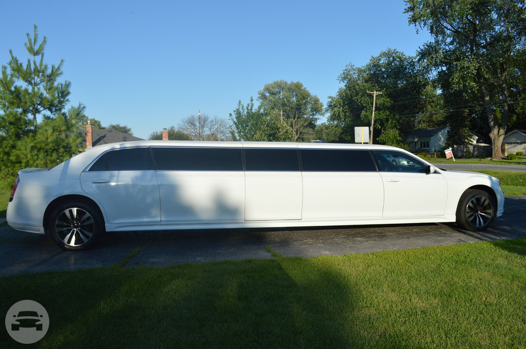 Chrysler 300 Limousine
Limo /
Palos Heights, IL

 / Hourly $0.00
