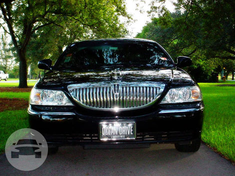 Lincoln Town Car
Sedan /
Miami, FL

 / Hourly $0.00
