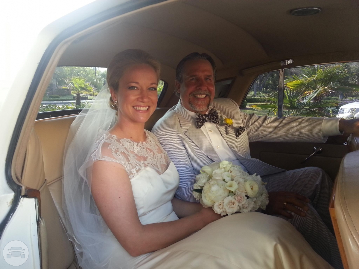 Vintage Luxury
Sedan /
Charleston, SC

 / Hourly $0.00
