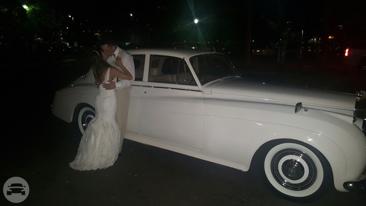 Vintage Luxury
Sedan /
Charleston, SC

 / Hourly $0.00
