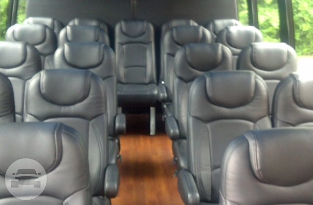 24 passenger Corporate Bus
Coach Bus /
Columbus, OH

 / Hourly $0.00
