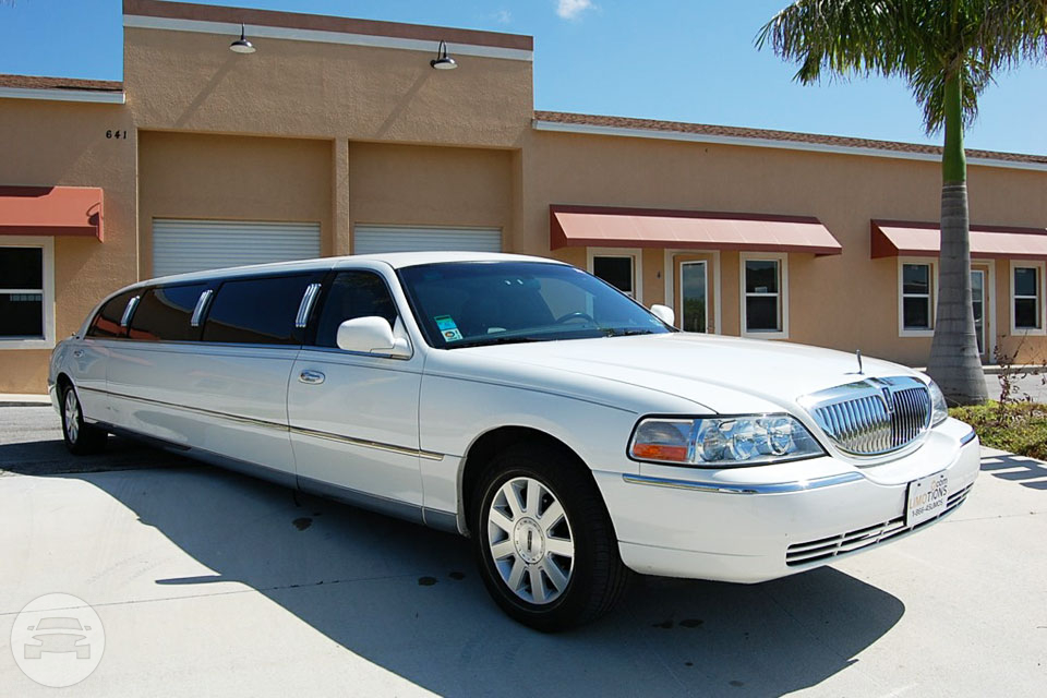 Lincoln Towncar Stretch White
Limo /
New York, NY

 / Hourly $0.00
