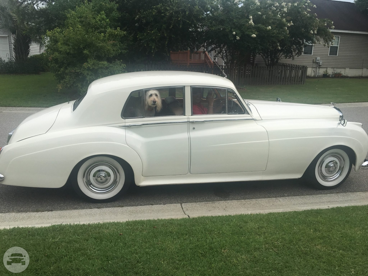 Vintage Luxury
Sedan /
Charleston, SC

 / Hourly $0.00
