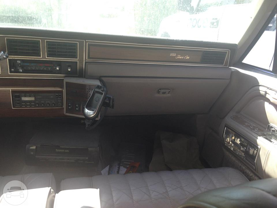 1988 Lincoln Town Car
Limo /
Scottsdale, AZ

 / Hourly $0.00
