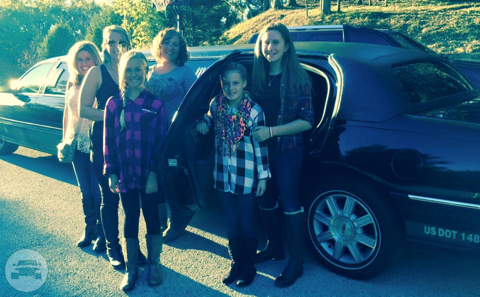 8 Passenger Executive Lincoln Town Car Stretch
Limo /
Lexington, KY

 / Hourly $0.00
