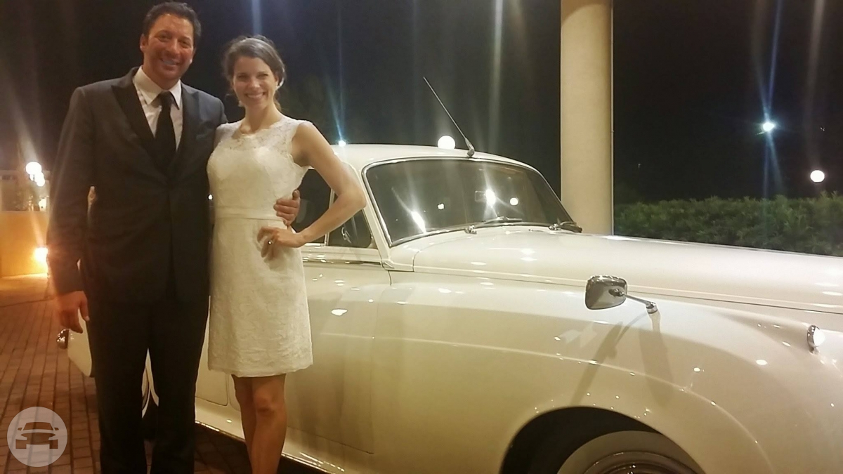 Vintage Luxury
Sedan /
Charleston, SC

 / Hourly $0.00
