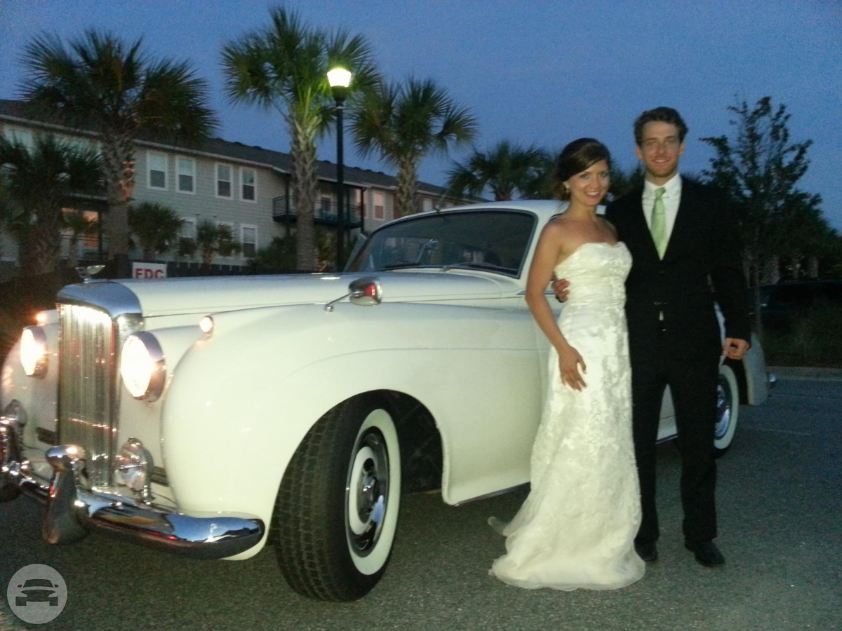 Vintage Luxury
Sedan /
Charleston, SC

 / Hourly $0.00
