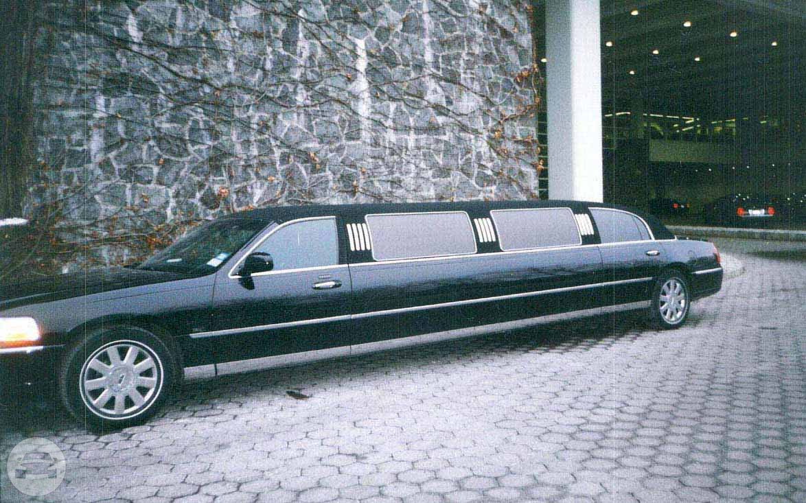 Stretch Limousine 10 Passenger Lincoln Town Car
Limo /
New York, NY

 / Hourly $0.00
