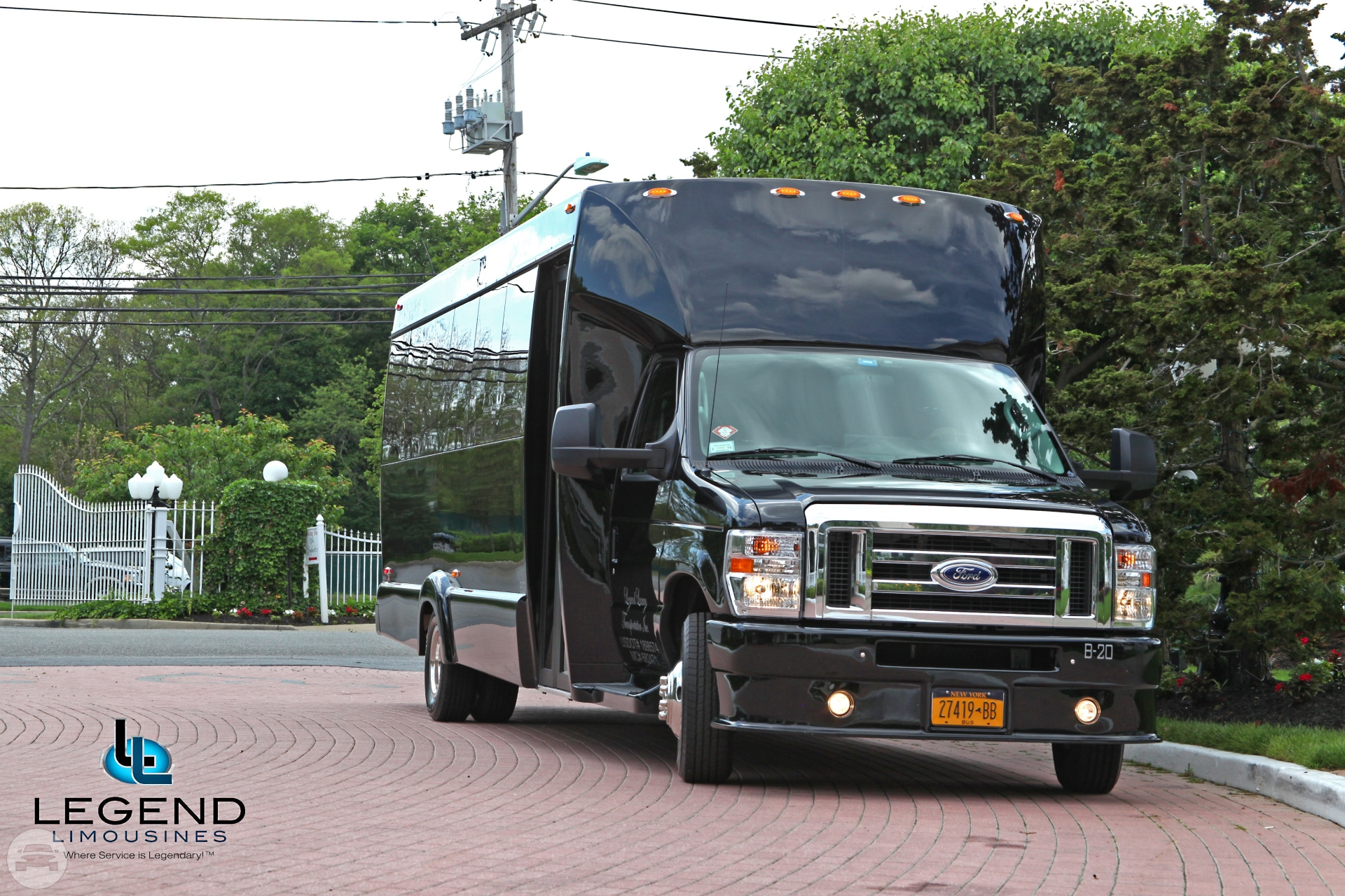 2016 Mack Edition 20 Passenger Black Party Bus
Party Limo Bus /
New York, NY

 / Hourly $0.00
