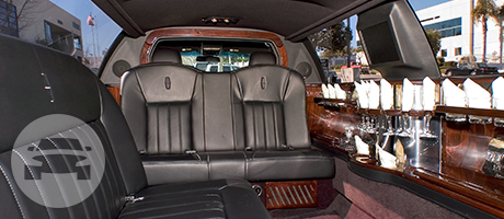 10 passenger Lincoln Towncar
Limo /
Buena Park, CA

 / Hourly $89.00
