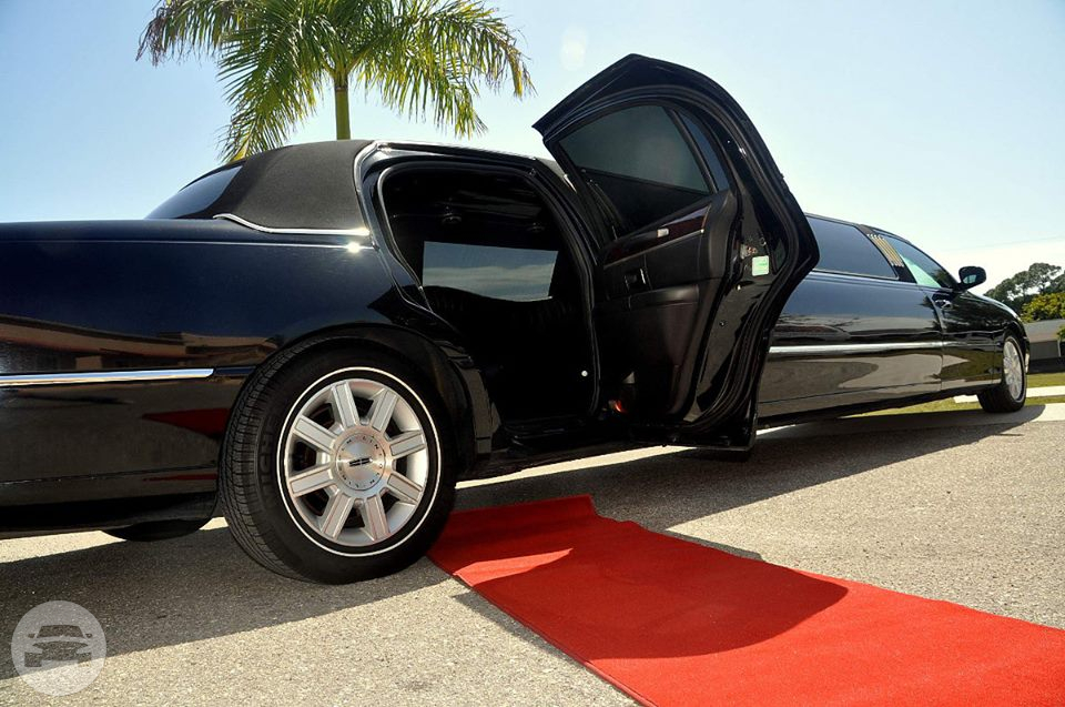 Elegant Lincoln Presidential Limo
Limo /
Miami, FL

 / Hourly $0.00
