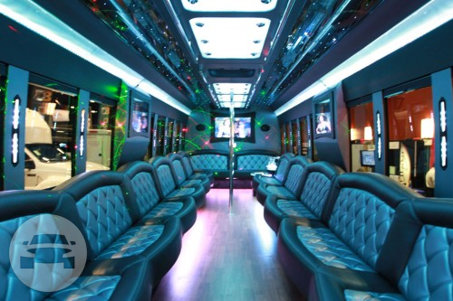 2012 Silver Nite Party Bus
Party Limo Bus /
Cincinnati, OH

 / Hourly $175.00
