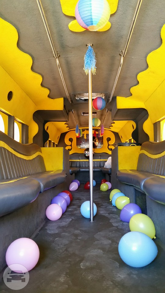 Yellow Submarine Bus
- /
Kansas City, MO

 / Hourly $0.00
