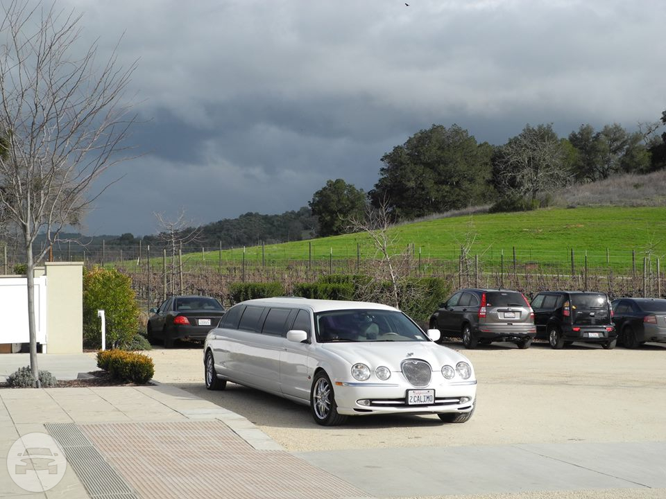 White Luxury Limousine
Limo /
Paso Robles, CA 93446

 / Hourly $0.00
