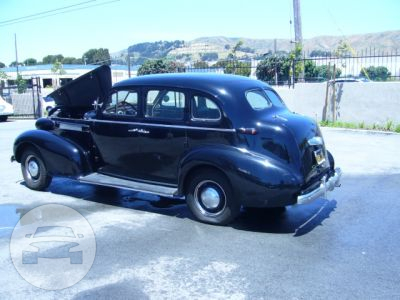 1937 Black Oldsmobile
Sedan /
San Francisco, CA

 / Hourly $0.00
