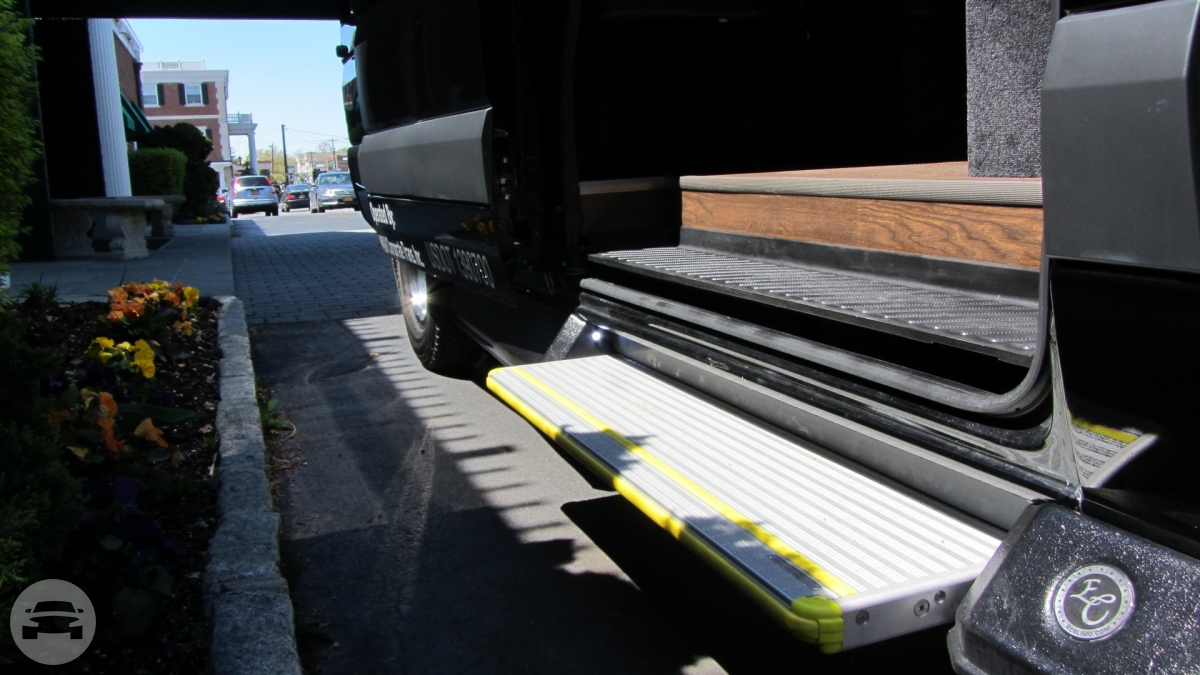 New Mercedes Luxury Sprinter 14 pass
Coach Bus /
New York, NY

 / Hourly $0.00
