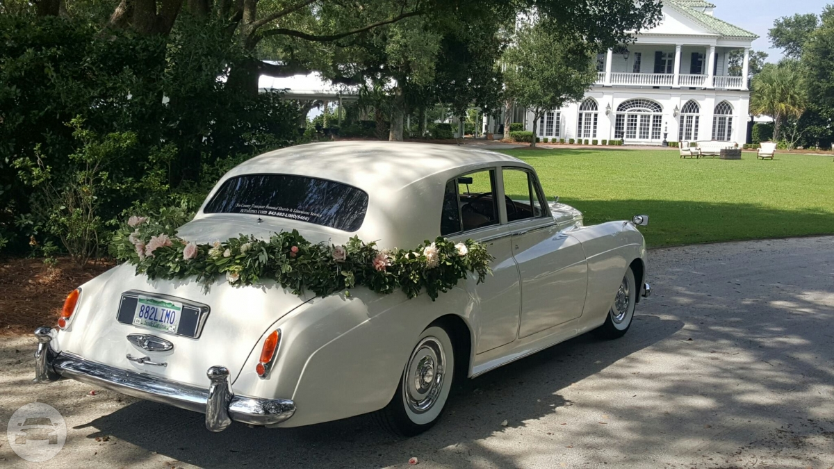 Vintage Luxury
Sedan /
Charleston, SC

 / Hourly $0.00
