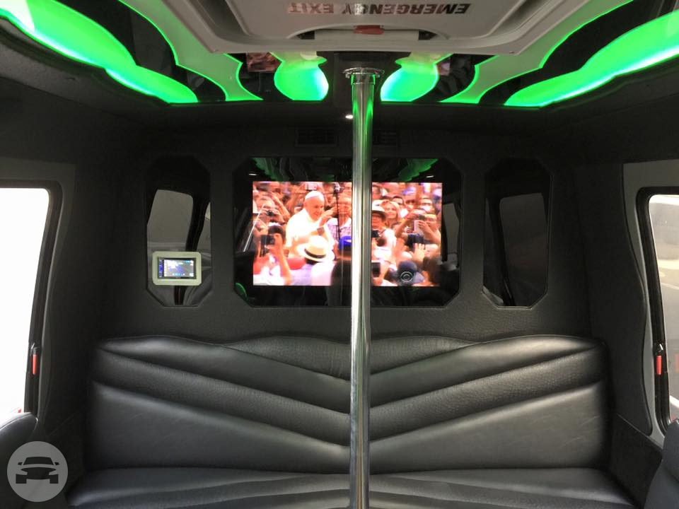 Party Bus – Holds up to 25!
Party Limo Bus /
Kansas City, MO

 / Hourly $0.00
