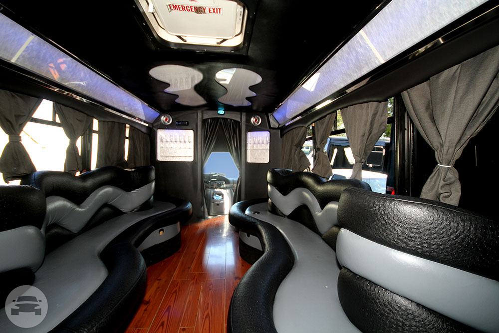 18 Passenger Black Executive Limo Bus
Party Limo Bus /
Paso Robles, CA 93446

 / Hourly $0.00
