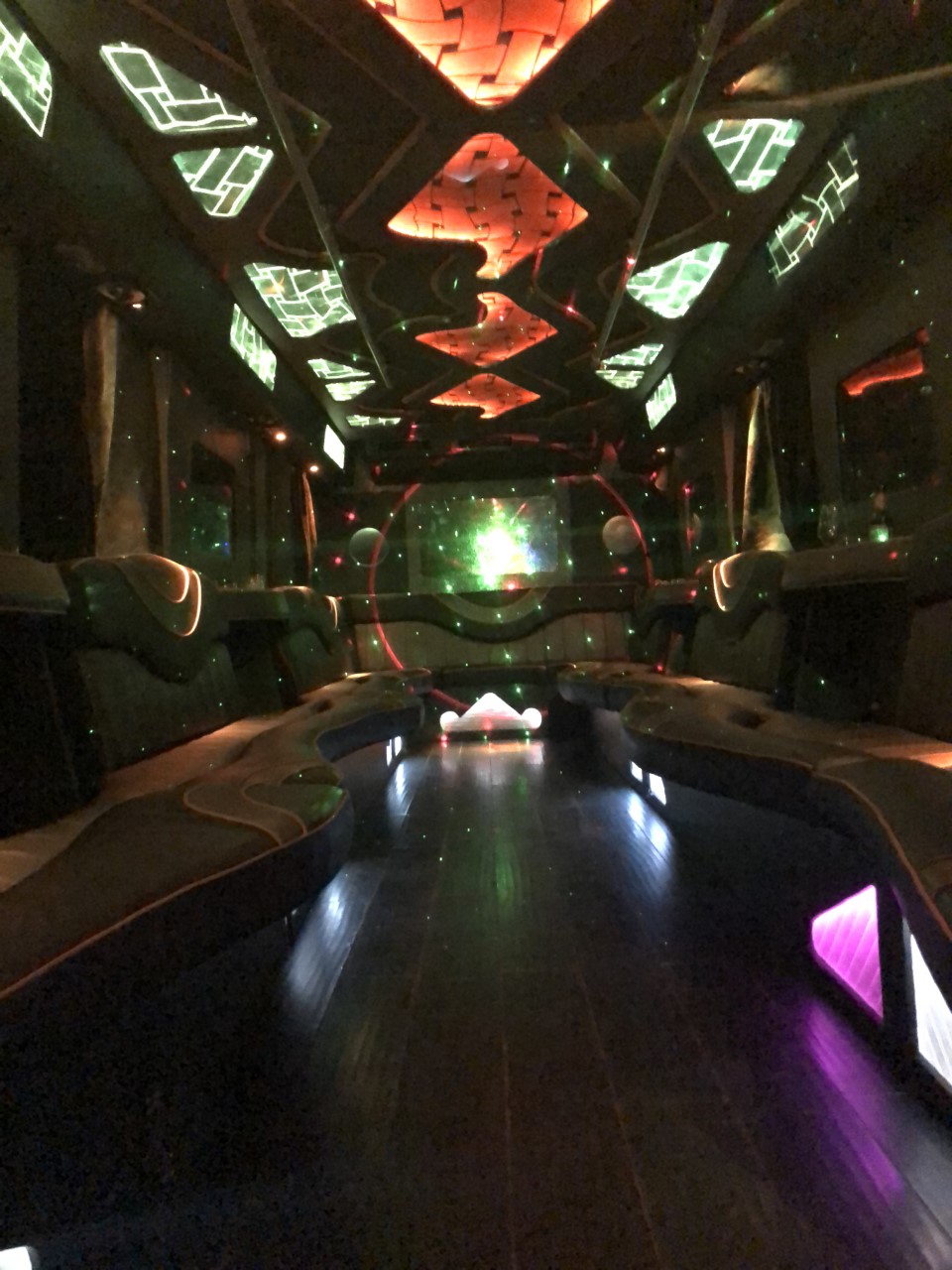 WHITE PARTY BUS
Party Limo Bus /
Everett, WA

 / Hourly $0.00
