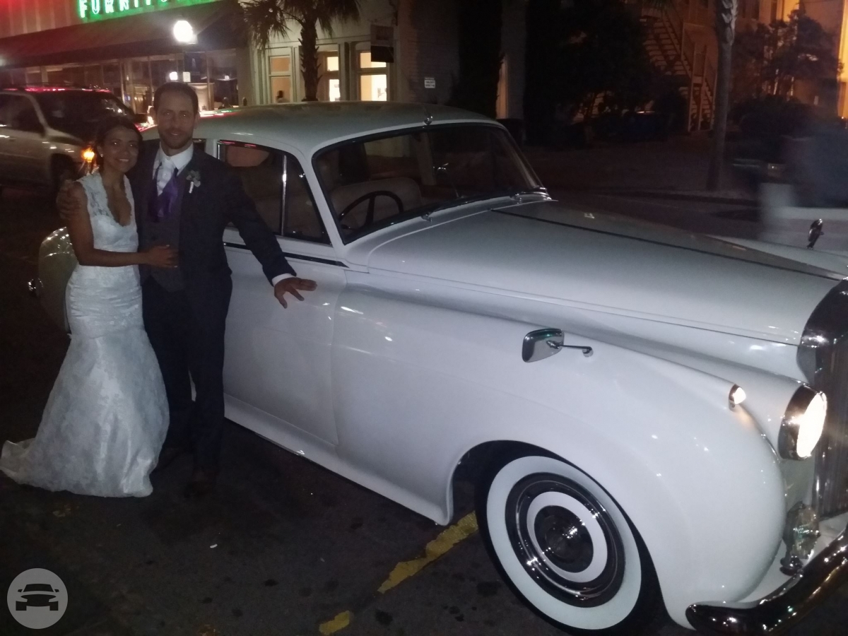 Vintage Luxury
Sedan /
Charleston, SC

 / Hourly $0.00
