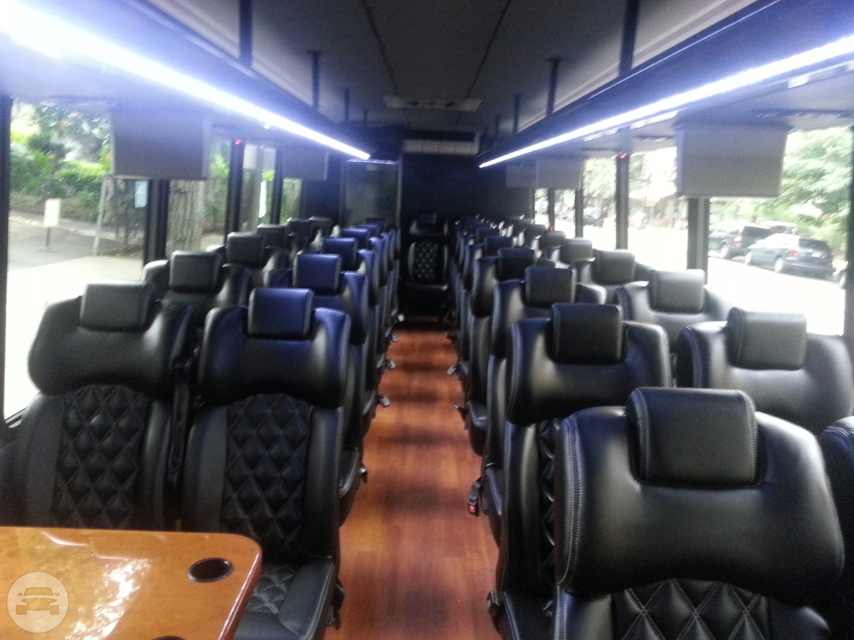 35 Passengers Executive Bus
Coach Bus /
New York, NY

 / Hourly $0.00
