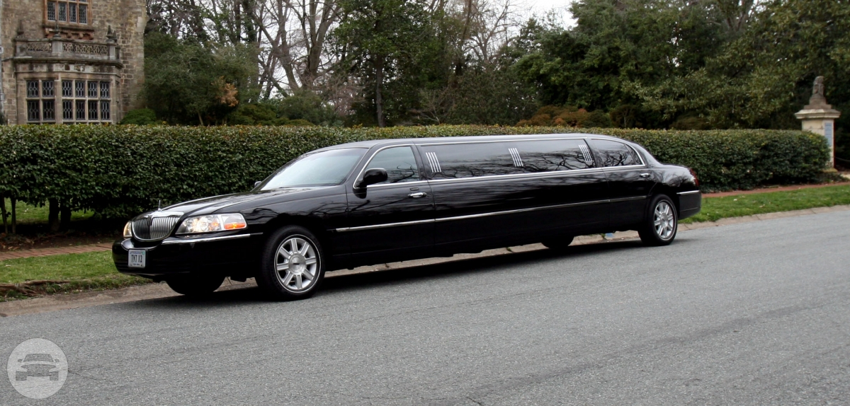 8 - 10 Passenger ﻿Lincoln Stretch Limousine
Limo /
Dallas, TX

 / Hourly $95.00
