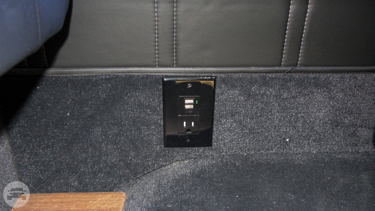 New Mercedes Luxury Sprinter 14 pass
Coach Bus /
New York, NY

 / Hourly $0.00
