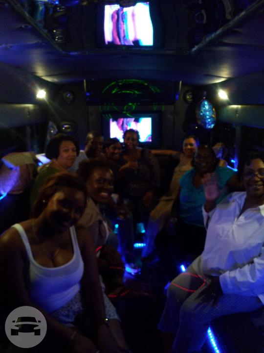 14 Passenger Luxury Bus
Party Limo Bus /
Kansas City, MO

 / Hourly $0.00
