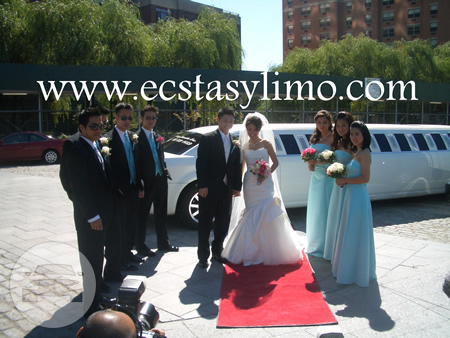 Chrysler Limo - Bentley Edition
Limo /
New York, NY

 / Hourly $0.00
