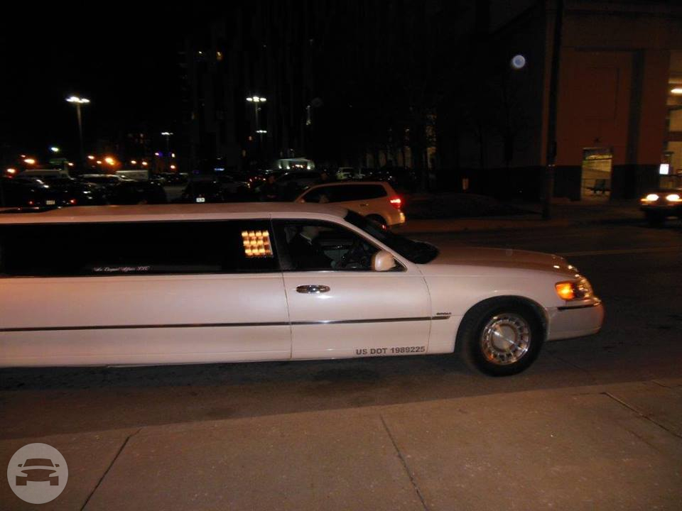 White Lincoln Stretch Limousine
Limo /
Covington, KY

 / Hourly $0.00

