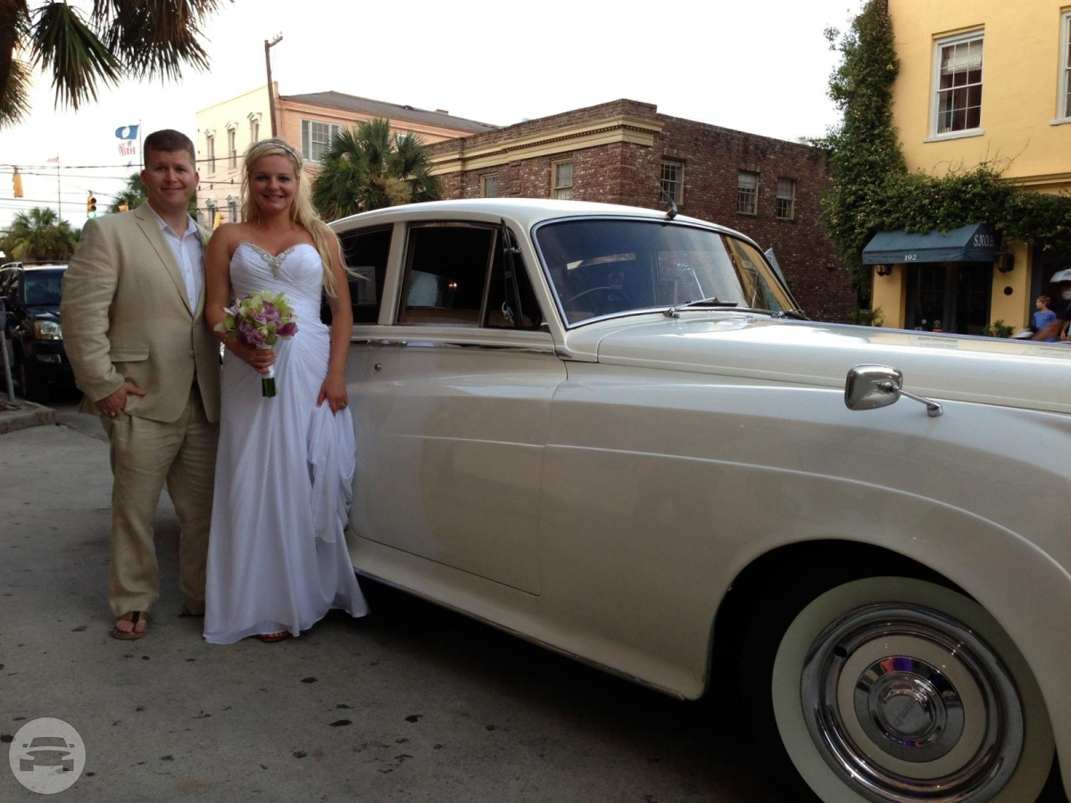 Vintage Luxury
Sedan /
Charleston, SC

 / Hourly $0.00

