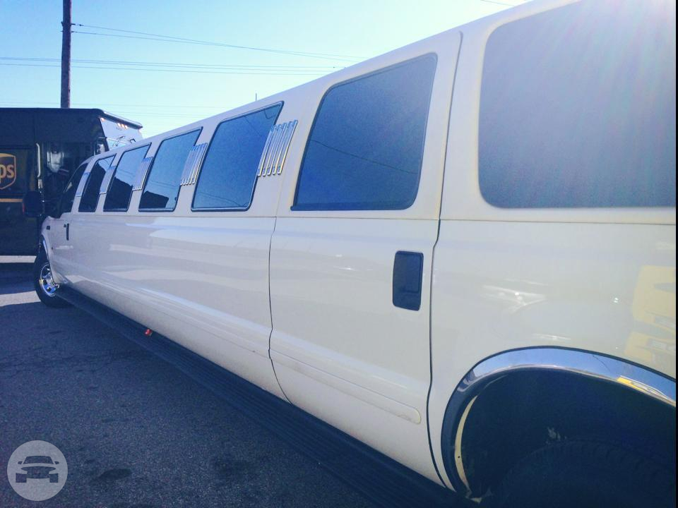 Ford Excursion Limo
Limo /
Wilmington, DE

 / Hourly $0.00
