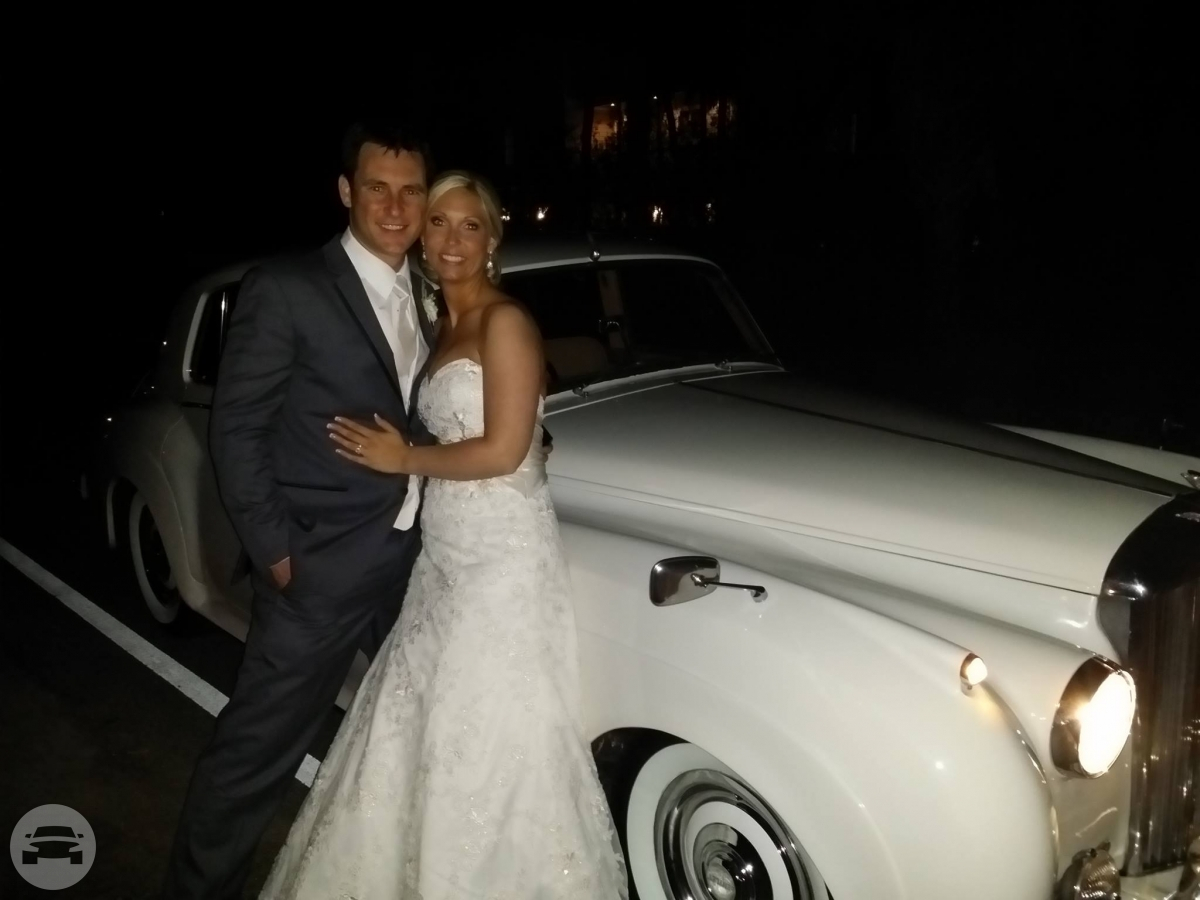 Vintage Luxury
Sedan /
Charleston, SC

 / Hourly $0.00
