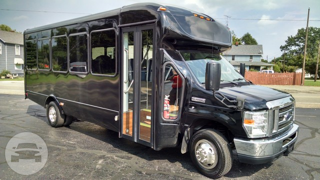 24 passenger Shuttle Bus
Coach Bus /
Cleveland, OH

 / Airport Transfer $199.00
