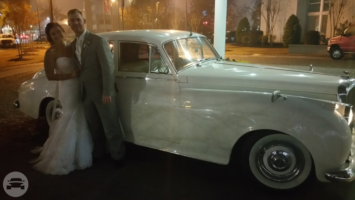 Vintage Luxury
Sedan /
Charleston, SC

 / Hourly $0.00
