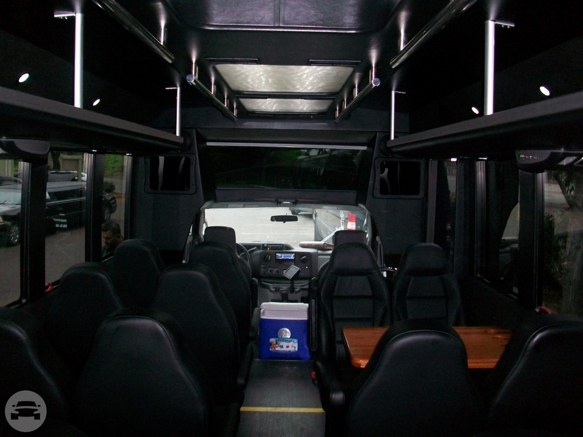 Luxury Shuttle Bus 22 Seater
Coach Bus /
Brentwood, CA 94513

 / Hourly $0.00
