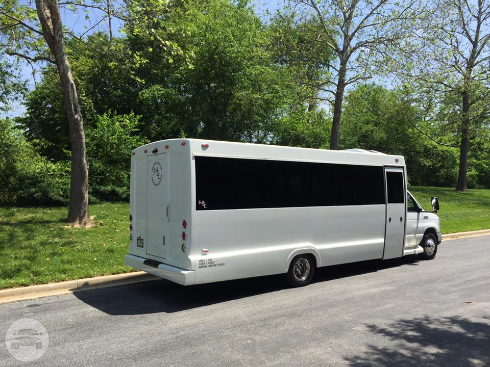 LUXURY LIMO BUS
Party Limo Bus /
Gaithersburg, MD

 / Hourly $0.00
