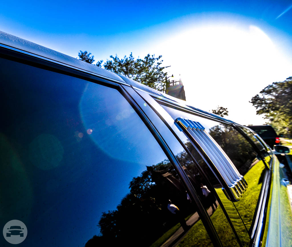 Lincoln Ultra Stretch Limousine White - 8 Passenger
Limo /
Metairie, LA

 / Hourly $0.00
