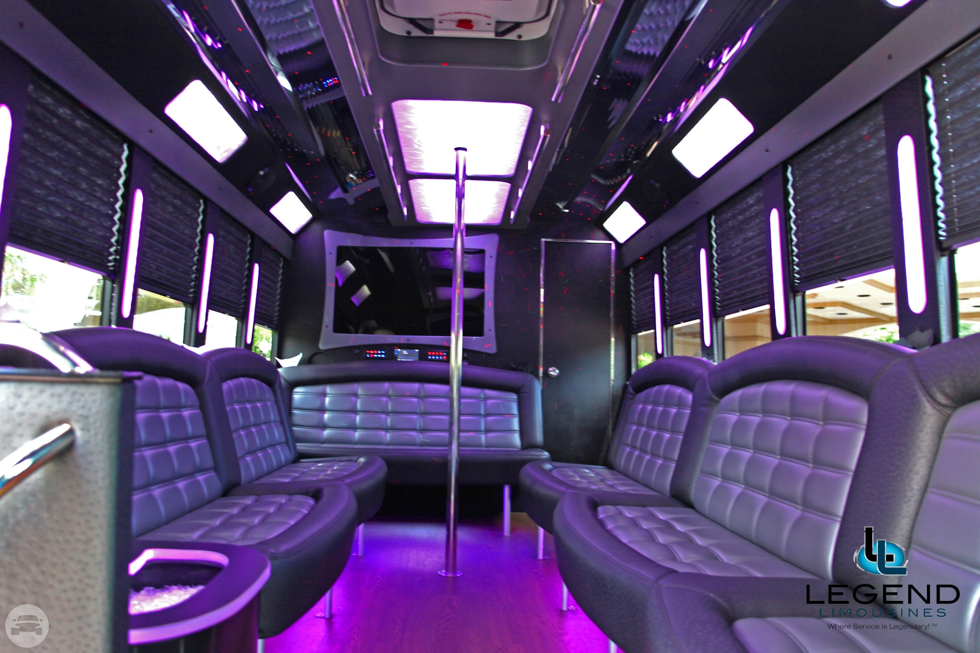 2016 Mack Edition 20 Passenger Black Party Bus
Party Limo Bus /
New York, NY

 / Hourly $0.00
