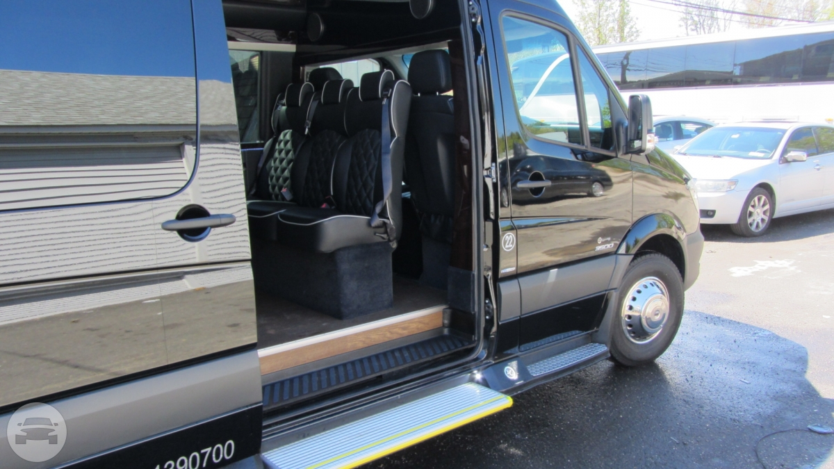 New Mercedes Luxury Sprinter 14 pass
Coach Bus /
New York, NY

 / Hourly $0.00
