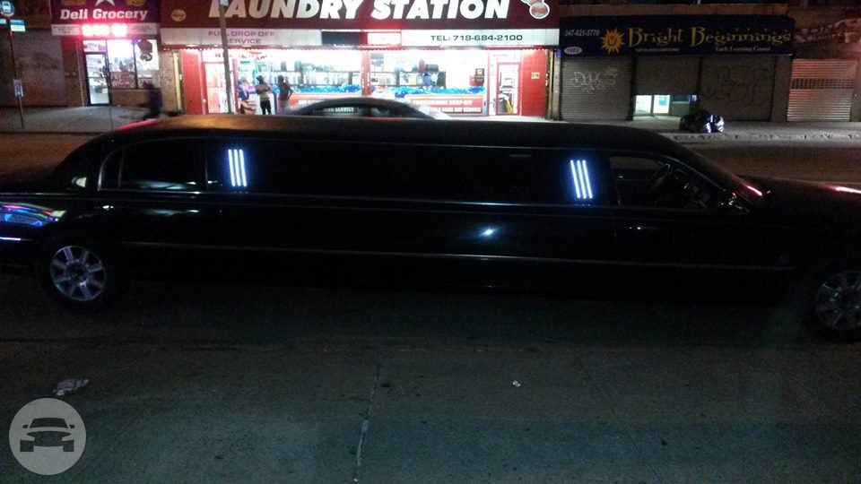 Black Lincoln Towncar
Limo /
Rye, NY

 / Hourly $0.00
