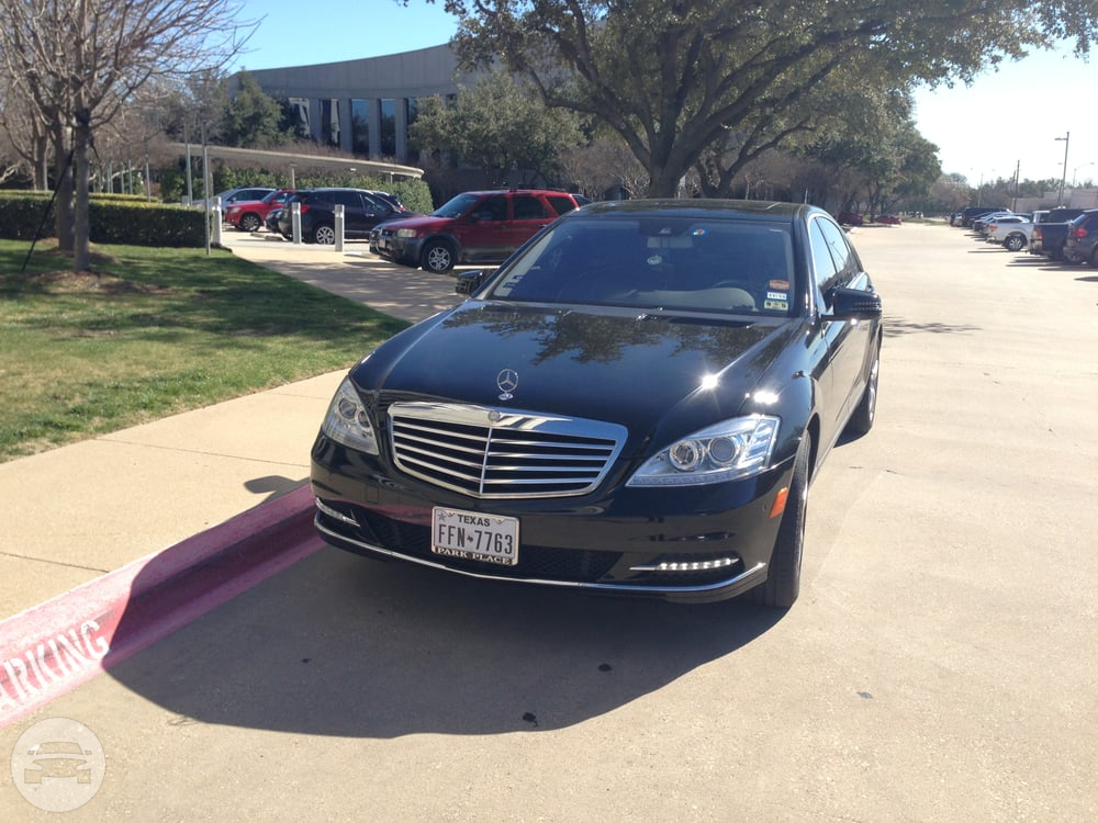 Mercedes Benz Sedan
Sedan /
Addison, TX

 / Hourly $0.00

