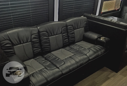 Diplomat 
Party Limo Bus /
Wickliffe, OH 44092

 / Hourly $0.00
