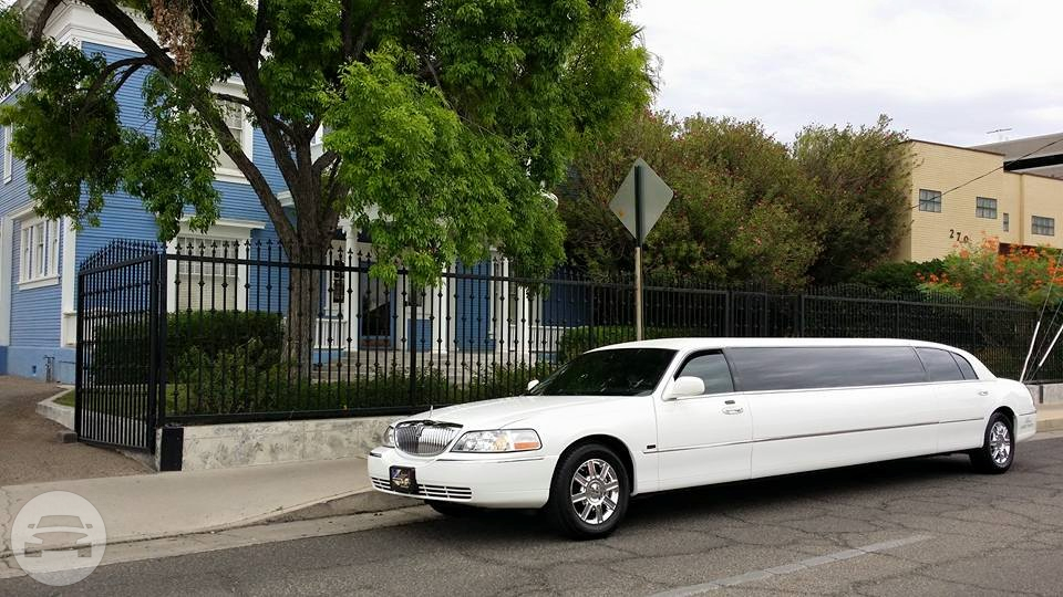 Lincoln Town Car
Limo /
Phoenix, AZ

 / Hourly $0.00
